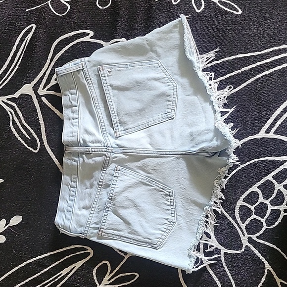 Madewell Denim Shorts - Picture 4 of 6